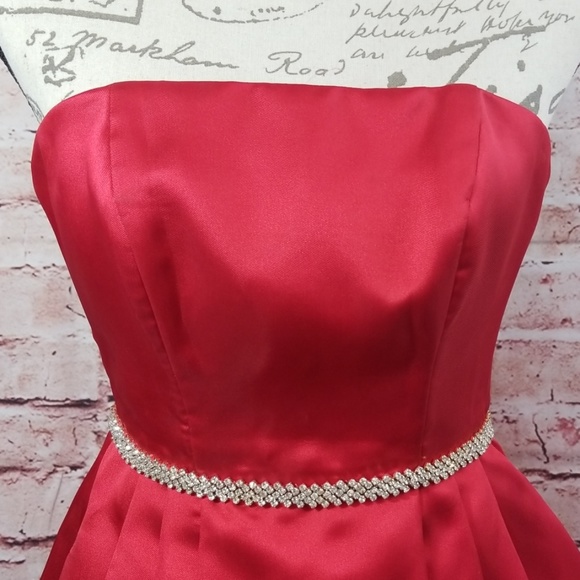 B Darlin 1/2 Red Strapless Dress Pockets Juniors - Picture 2 of 7